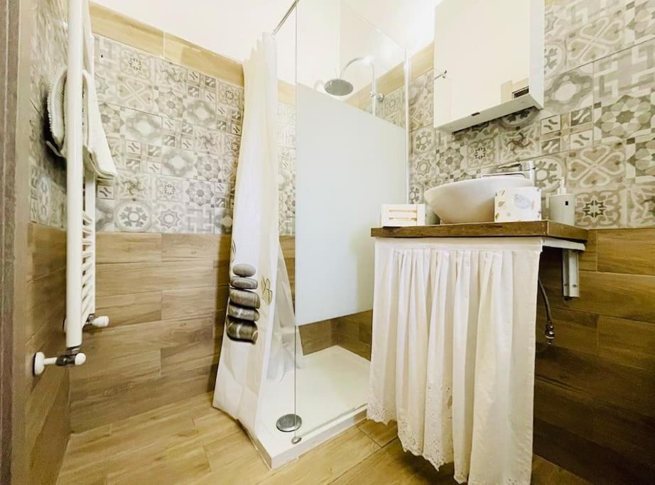 Porta Palazzo 15 Min - Suite Con Netflix & Wi-Fi Turin Exterior photo